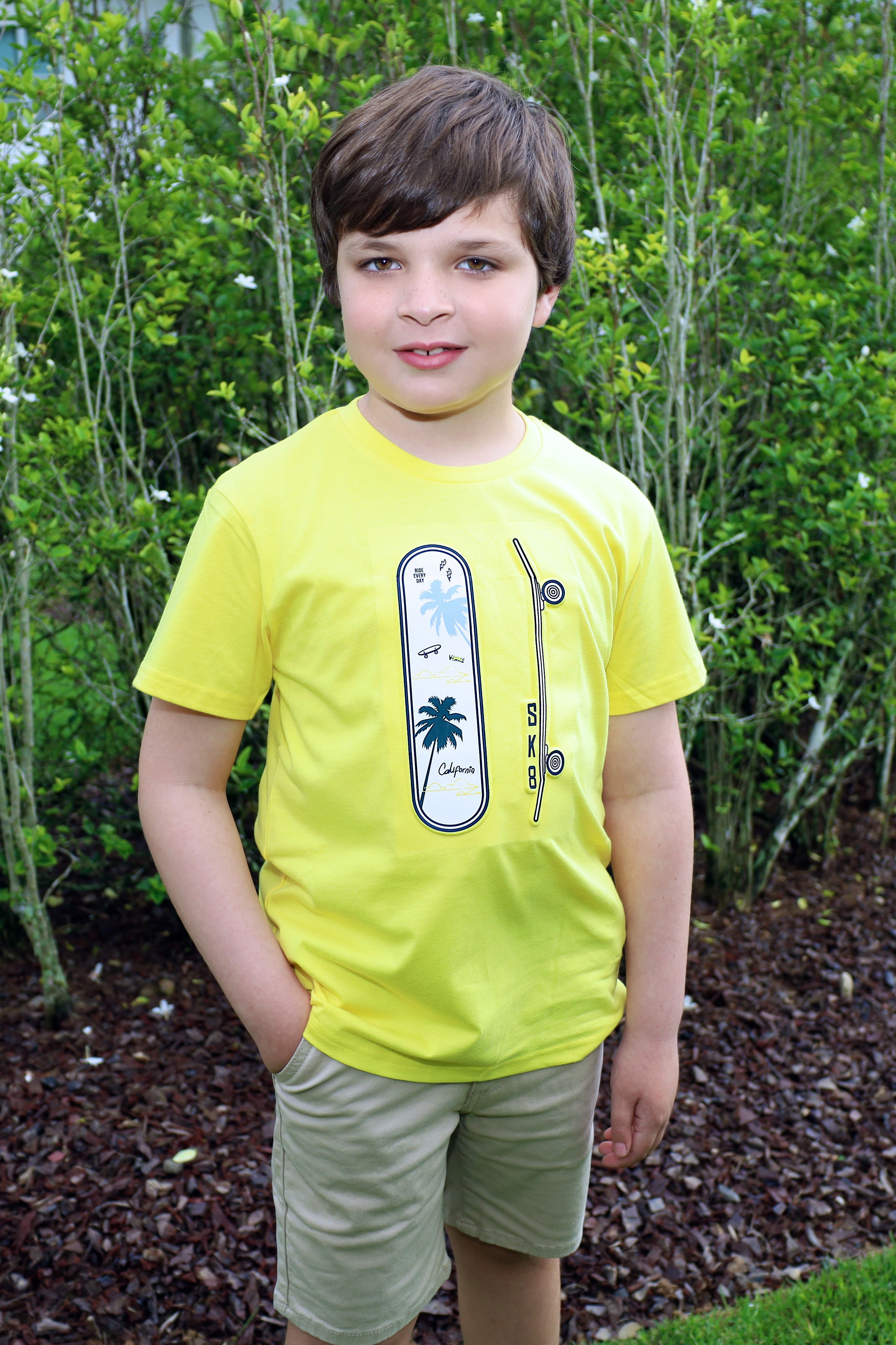 Short-sleeve t-shirt -  . Perfect for kids' daily wear with durable and soft materials.